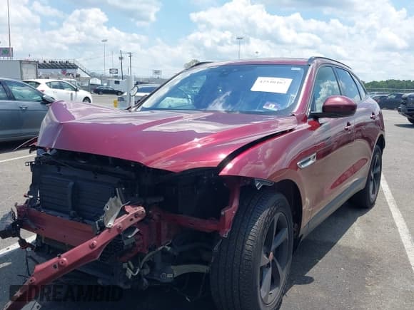 ✅ 2017 Jaguar F-Pace 35t Premium • VIN: SADCJ2BV6HA082969 • Lot: 42540467. Wystawiony na IAAI z przebiegiem 137 029 mil. Bezpłatny archiwum sprzedaży aukcyjnych z USA i szczegółowy raport historii pojazdu na DreamBid. Zdjęcie 2.