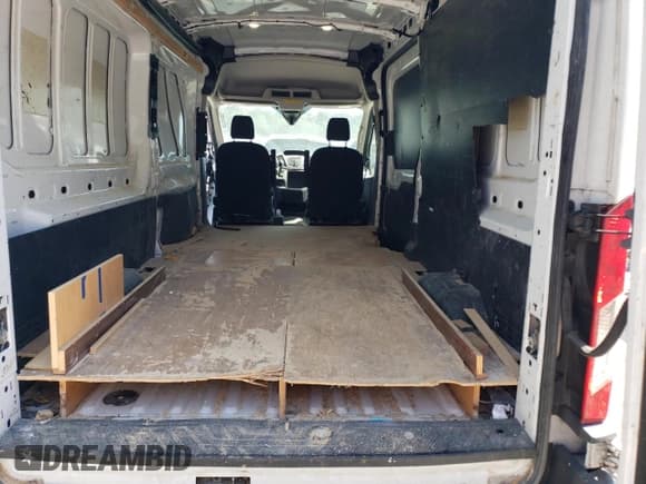 ✅ 2017 Ford Transit • VIN: 1FTYR2CM2HKB53143 • Лот: 85592835. Опубликован ранее на Copart с пробегом 217 822 миль. Бесплатный доступ к архиву аукционных продаж из США и подробный отчёт об истории автомобиля на DreamBid. Изображение 10.