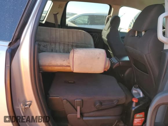 ✅ 2012 Chevrolet Traverse 1LT • VIN: 1GNKRGED5CJ300285 • Lot: 70058404. Wystawiony na Copart z przebiegiem 160 925 mil. Bezpłatny archiwum sprzedaży aukcyjnych z USA i szczegółowy raport historii pojazdu na DreamBid. Zdjęcie 10.