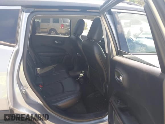 ✅ 2018 Jeep Compass Limited • VIN: 3C4NJDCB7JT210770 • Lot: 42076189. Listed on IAAI with 159,083 mi. Free auction sales archive from the USA and detailed vehicle history report at DreamBid. Image 8.