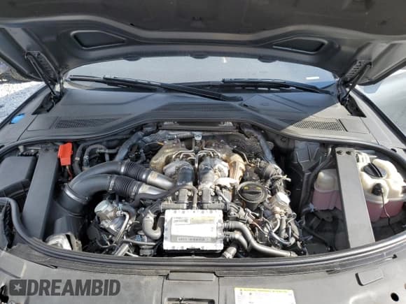 ✅ 2016 Audi A8 Sport • VIN: WAU43AFD8GN008513 • Lot: 68793975. Listed on Copart with 76,071 mi. Free auction sales archive from the USA and detailed vehicle history report at DreamBid. Image 11.