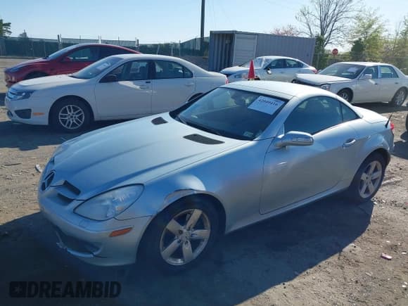 ✅ 2006 Mercedes-Benz SLK 280 • VIN: WDBWK54F86F085545 • Лот: 42040416. Опубликован ранее на IAAI с пробегом 48 352 миль. Бесплатный доступ к архиву аукционных продаж из США и подробный отчёт об истории автомобиля на DreamBid. Изображение 18.