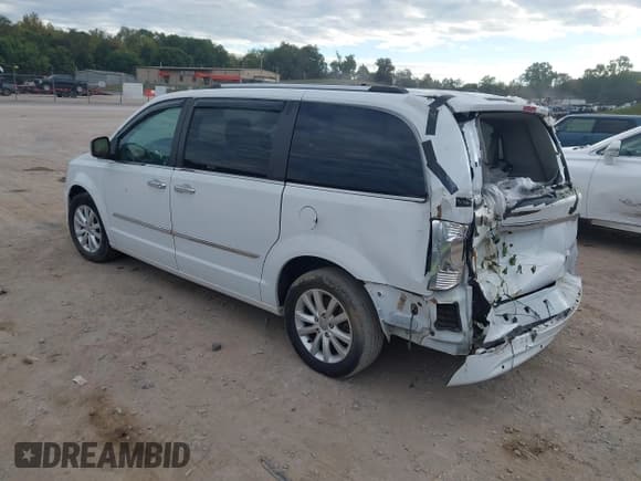 ✅ 2016 Chrysler Town & Country Limited Platinum • VIN: 2C4RC1GG7GR111717 • Lot: 43327606. Listed on IAAI with 99,240 mi. Free auction sales archive from the USA and detailed vehicle history report at DreamBid. Image 3.