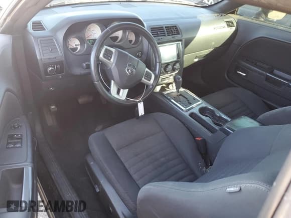 ✅ 2011 Dodge Challenger • VIN: 2B3CJ4DG5BH571394 • Lot: 44210305. Wystawiony na Copart z przebiegiem 138 688 mil. Bezpłatny archiwum sprzedaży aukcyjnych z USA i szczegółowy raport historii pojazdu na DreamBid. Zdjęcie 8.