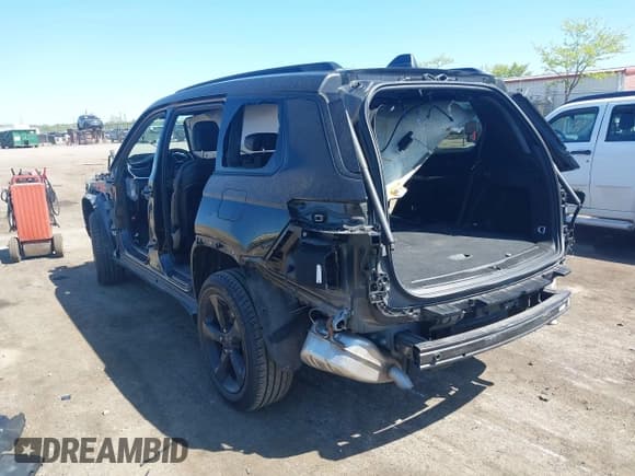 ✅ 2022 Jeep Grand Cherokee Altitude • VIN: 1C4RJJAG0N8529074 • Lot: 42242145. Listed on IAAI with Not provided. Free auction sales archive from the USA and detailed vehicle history report at DreamBid. Image 3.