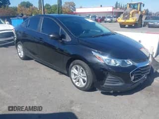 ✅ 2019 Chevrolet Cruze LS • VIN: 1G1BC5SM9K7130813 • Лот: 43519748. Размещён на IAAI с пробегом 100 720 миль миль. Получите бесплатный доступ к архиву аукционных продаж из США и посмотрите подробный отчёт об истории автомобиля на DreamBid. Изображение 1.