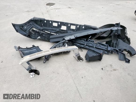 ✅ 2025 Land Rover Range Rover SE • VIN: SALKP9E95SA294694 • Lot: 55846355. Listed on Copart with 1,322 mi. Free auction sales archive from the USA and detailed vehicle history report at DreamBid. Image 13.