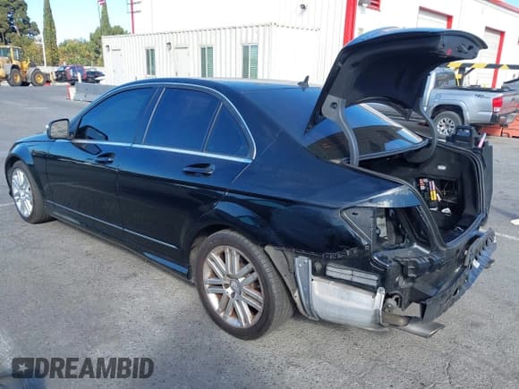 ✅ 2008 Mercedes-Benz C 300 Sport • VIN: WDDGF54X28R017848 • Lot: 43416711. Wystawiony na IAAI z przebiegiem 224 331 mil. Bezpłatny archiwum sprzedaży aukcyjnych z USA i szczegółowy raport historii pojazdu na DreamBid. Zdjęcie 3.