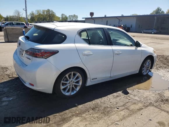 ✅ 2013 Lexus CT 200h • VIN: JTHKD5BH3D2144258 • Lot: 81178055. Wystawiony na Copart z przebiegiem 172 960 mil. Bezpłatny archiwum sprzedaży aukcyjnych z USA i szczegółowy raport historii pojazdu na DreamBid. Zdjęcie 3.