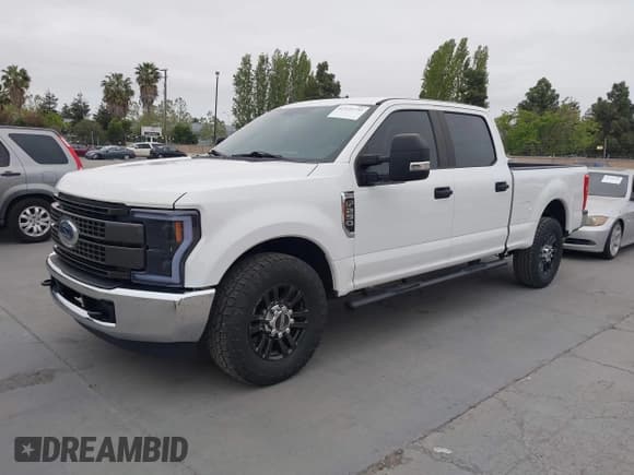 ✅ 2019 Ford F-250 XL • VIN: 1FT7W2A66KEF60607 • Лот: 42121732. Опубликован ранее на IAAI с пробегом 109 159 миль. Бесплатный доступ к архиву аукционных продаж из США и подробный отчёт об истории автомобиля на DreamBid. Изображение 2.