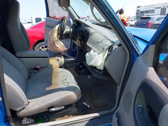 ✅ 1998 Ford Ranger XL • VIN: 1FTZR15X3WPB29746 • Lot: 43160002. Listed on IAAI with 124,899 mi. Free auction sales archive from the USA and detailed vehicle history report at DreamBid. Image 5.