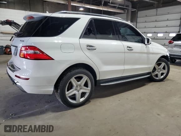 ✅ 2015 Mercedes-Benz M 400 • VIN: 4JGDA5GB3FA504558 • Lot: 68894975. Listed on Copart with 98,753 mi. Free auction sales archive from the USA and detailed vehicle history report at DreamBid. Image 3.