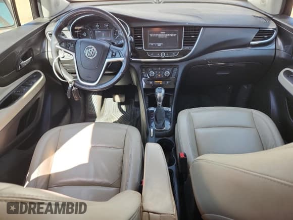 ✅ 2019 Buick Encore Essence • VIN: KL4CJGSM4KB746617 • Лот: 85125585. Опубликован ранее на Copart с пробегом 97 195 миль. Бесплатный доступ к архиву аукционных продаж из США и подробный отчёт об истории автомобиля на DreamBid. Изображение 8.