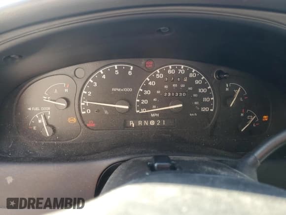 ✅ 2001 Ford Explorer XLT • VIN: 1FMZU73E71ZA08469 • Lot: 70941555. Wystawiony na Copart z przebiegiem 231 330 mil. Bezpłatny archiwum sprzedaży aukcyjnych z USA i szczegółowy raport historii pojazdu na DreamBid. Zdjęcie 9.