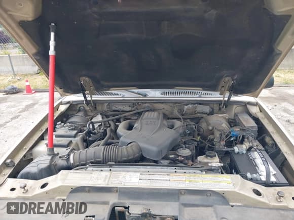 ✅ 2001 Ford Explorer XLT • VIN: 1FMZU73E71ZA79770 • Lot: 42499921. Listed on IAAI with 174,050 mi. Free auction sales archive from the USA and detailed vehicle history report at DreamBid. Image 10.