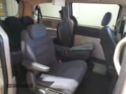 ✅ 2010 Dodge Grand Caravan SXT • VIN: 2D4RN5D11AR211579 • Лот: 90402115. Опубликован ранее на Copart с пробегом 194 474 миль. Бесплатный доступ к архиву аукционных продаж из США и подробный отчёт об истории автомобиля на DreamBid. Изображение 11.