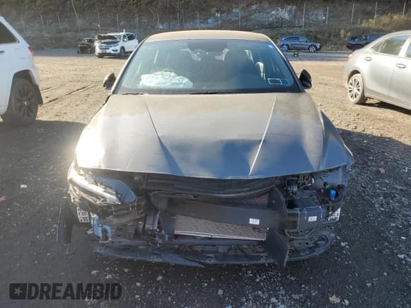 ✅ 2025 Hyundai Elantra SEL Sport • VIN: KMHLM4DG8SU887015 • Lot: 82452525. Listed on Copart with 4,143 mi. Free auction sales archive from the USA and detailed vehicle history report at DreamBid. Image 5.