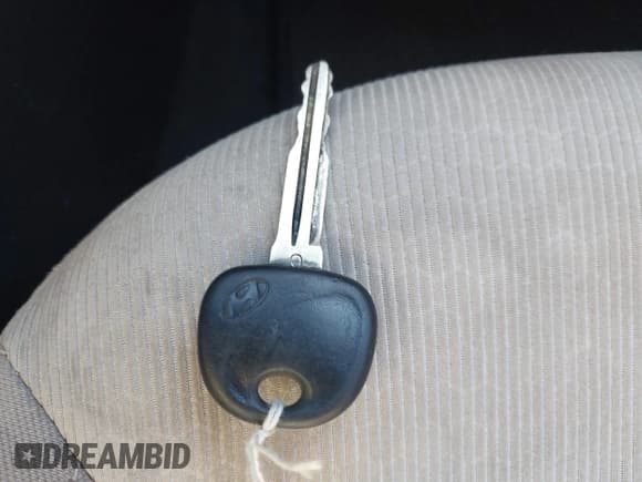 ✅ 2017 Hyundai Elantra SE • VIN: 5NPD84LF3HH085223 • Lot: 43620417. Listed on IAAI with 174,337 mi. Free auction sales archive from the USA and detailed vehicle history report at DreamBid. Image 11.