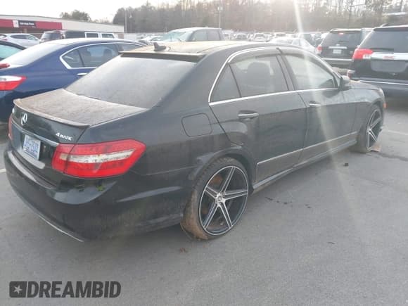 ✅ 2011 Mercedes-Benz E 550 Luxury • VIN: WDDHF9AB9BA347948 • Лот: 43846197. Опубликован ранее на IAAI с пробегом 193 629 миль. Бесплатный доступ к архиву аукционных продаж из США и подробный отчёт об истории автомобиля на DreamBid. Изображение 4.