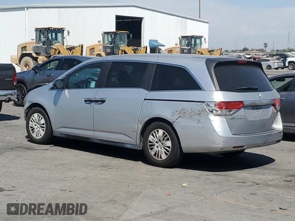 ✅ 2015 Honda Odyssey LX • VIN: 5FNRL5H21FB087306 • Lot: 70698795. Listed on Copart with 148,351 mi. Free auction sales archive from the USA and detailed vehicle history report at DreamBid. Image 2.
