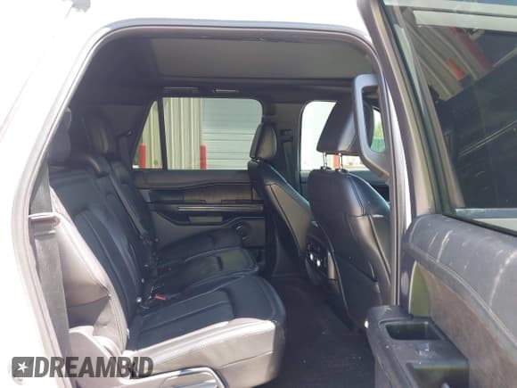 ✅ 2021 Ford Expedition Max Limited • VIN: 1FMJK2AT1MEA25657 • Lot: 42057025. Listed on IAAI with 88,323 mi. Free auction sales archive from the USA and detailed vehicle history report at DreamBid. Image 8.