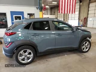 ✅ 2022 Hyundai Kona SEL • VIN: KM8K62AB4NU888475 • Лот: 69370304. Опубликован ранее на Copart с пробегом 13 872 миль. Бесплатный доступ к архиву аукционных продаж из США и подробный отчёт об истории автомобиля на DreamBid. Изображение 3.