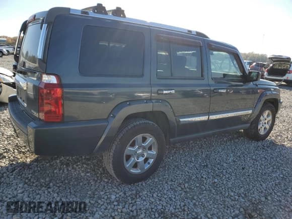 ✅ 2008 Jeep Commander Overland • VIN: 1J8HH68228C111530 • Лот: 78207844. Опубликован ранее на Copart с пробегом 178 069 миль. Бесплатный доступ к архиву аукционных продаж из США и подробный отчёт об истории автомобиля на DreamBid. Изображение 3.