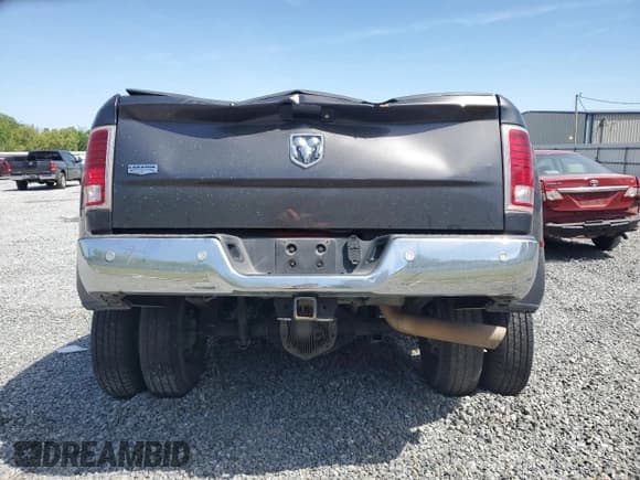 ✅ 2018 Ram 3500 Laramie • VIN: 3C63RRML4JG229460 • Lot: 53106035. Wystawiony na Copart z przebiegiem Nie podano. Bezpłatny archiwum sprzedaży aukcyjnych z USA i szczegółowy raport historii pojazdu na DreamBid. Zdjęcie 6.