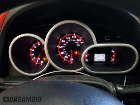 ✅ 2010 Pontiac Vibe • VIN: 5Y2SM6E03AZ417893 • Лот: 44311475. Опубликован ранее на Copart с пробегом 178 880 миль. Бесплатный доступ к архиву аукционных продаж из США и подробный отчёт об истории автомобиля на DreamBid. Изображение 9.