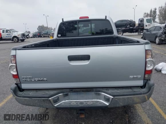 ✅ 2011 Toyota Tacoma • VIN: 5TFTX4CN3BX009700 • Lot: 41746280. Listed on IAAI with 148,170 mi. Free auction sales archive from the USA and detailed vehicle history report at DreamBid. Image 16.