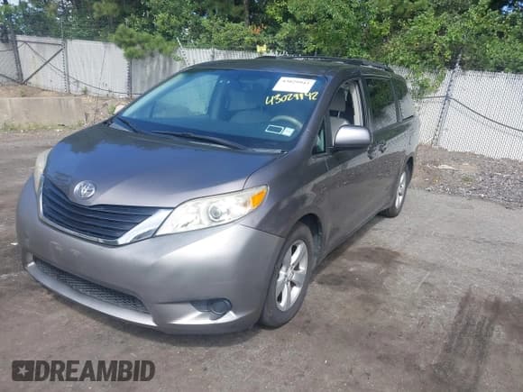 ✅ 2011 Toyota Sienna LE AAS • VIN: 5TDKK3DC1BS014370 • Лот: 43029942. Опубликован ранее на IAAI с пробегом 163 359 миль. Бесплатный доступ к архиву аукционных продаж из США и подробный отчёт об истории автомобиля на DreamBid. Изображение 18.