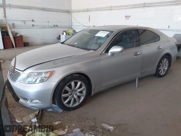 ✅ 2008 Lexus LS 460 • VIN: JTHBL46FX85057659 • Lot: 42205064. Listed on IAAI with 241,470 mi. Free auction sales archive from the USA and detailed vehicle history report at DreamBid. Image 2.