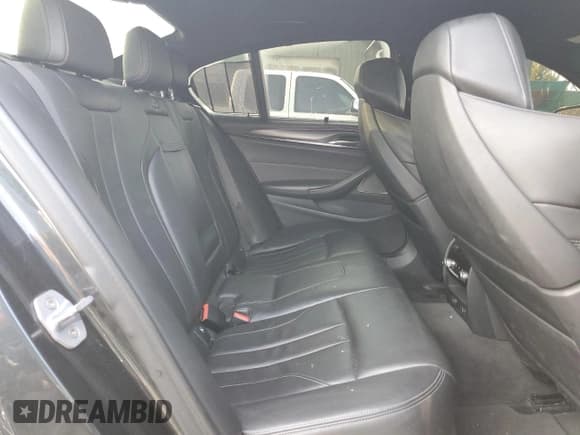 ✅ 2018 BMW M5 • VIN: WBSJF0C59JB283958 • Lot: 81261075. Wystawiony na Copart z przebiegiem 113 266 mil. Bezpłatny archiwum sprzedaży aukcyjnych z USA i szczegółowy raport historii pojazdu na DreamBid. Zdjęcie 10.