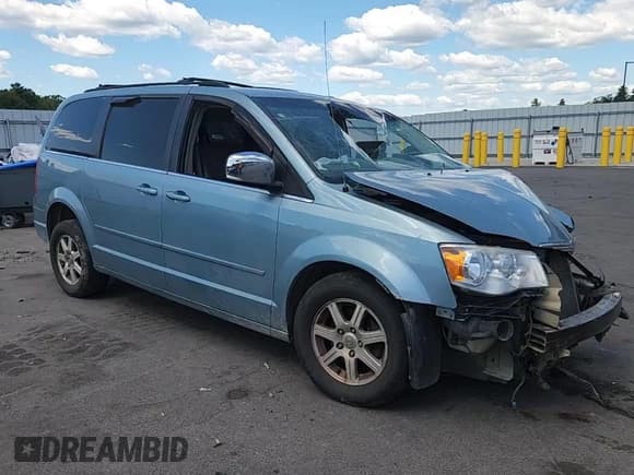 ✅ 2008 Chrysler Town & Country Touring • VIN: 2A8HR54P38R651792 • Lot: 69371285. Listed on Copart with Not provided. Free auction sales archive from the USA and detailed vehicle history report at DreamBid. Image 15.