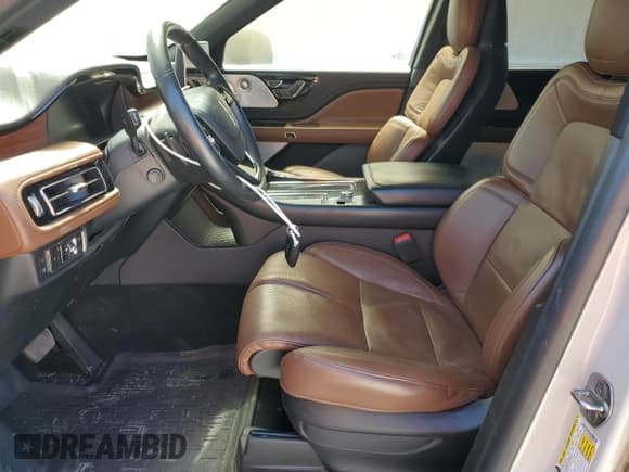 ✅ 2021 Lincoln Aviator Grand Touring • VIN: 5LMYJ8XY8MNL02129 • Lot: 58831245. Wystawiony na Copart z przebiegiem 85 562 mil. Bezpłatny archiwum sprzedaży aukcyjnych z USA i szczegółowy raport historii pojazdu na DreamBid. Zdjęcie 7.