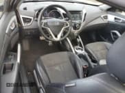 ✅ 2013 Hyundai Veloster w/Black Int • VIN: KMHTC6AD6DU155400 • Lot: 82214894. Wystawiony na Copart z przebiegiem 40 927 mil. Bezpłatny archiwum sprzedaży aukcyjnych z USA i szczegółowy raport historii pojazdu na DreamBid. Zdjęcie 8.