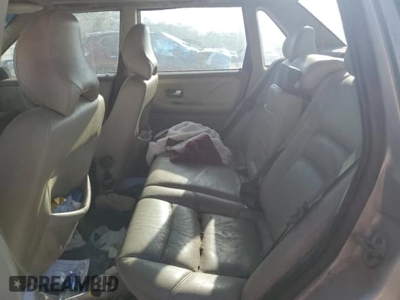 ✅ 2000 Volvo S70 • VIN: YV1LS61J7Y2632876 • Lot: 43056285. Wystawiony na Copart z przebiegiem Nie podano. Bezpłatny archiwum sprzedaży aukcyjnych z USA i szczegółowy raport historii pojazdu na DreamBid. Zdjęcie 10.