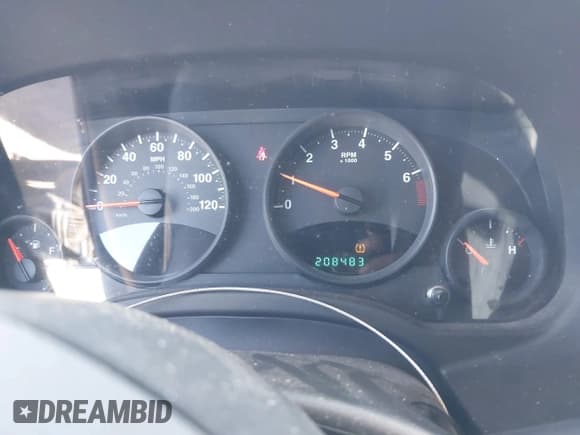 ✅ 2013 Jeep Patriot Sport • VIN: 1C4NJPBA5DD255694 • Lot: 42272442. Listed on IAAI with 208,483 mi. Free auction sales archive from the USA and detailed vehicle history report at DreamBid. Image 7.