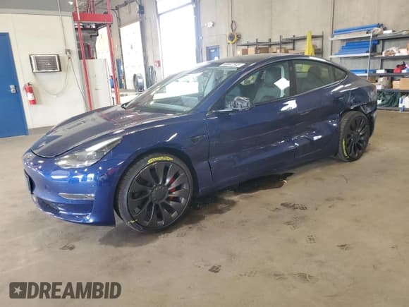 ✅ 2021 Tesla Model 3 Performance • VIN: 5YJ3E1EC4MF050544 • Lot: 69692545. Wystawiony na Copart z przebiegiem 43 985 mil. Bezpłatny archiwum sprzedaży aukcyjnych z USA i szczegółowy raport historii pojazdu na DreamBid. Zdjęcie 1.