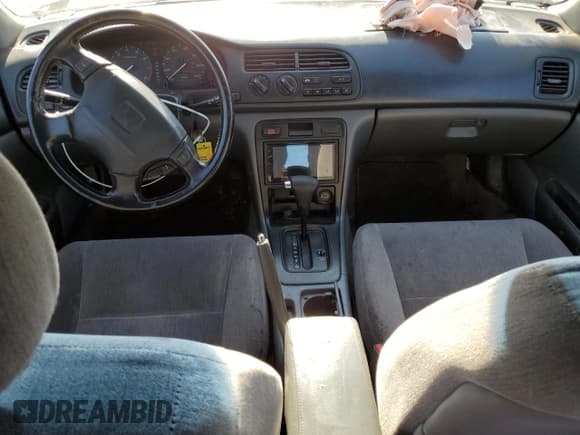 ✅ 1995 Honda Accord EX • VIN: JHMCD5667SC018988 • Lot: 58352015. Wystawiony na Copart z przebiegiem 213 368 mil. Bezpłatny archiwum sprzedaży aukcyjnych z USA i szczegółowy raport historii pojazdu na DreamBid. Zdjęcie 8.