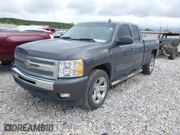 ✅ 2011 Chevrolet Silverado 1500 LT • VIN: 1GCRCSE02BZ183063 • Lot: 43280874. Listed on IAAI with 153,119 mi. Free auction sales archive from the USA and detailed vehicle history report at DreamBid. Image 18.