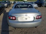 ✅ 2007 Mazda MX-5 Miata Grand Touring • VIN: JM1NC26F470123895 • Лот: 42101200. Опубликован ранее на IAAI с пробегом 125 764 миль. Бесплатный доступ к архиву аукционных продаж из США и подробный отчёт об истории автомобиля на DreamBid. Изображение 16.