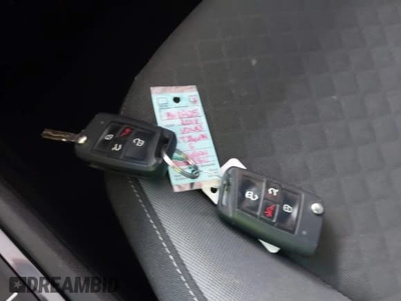 ✅ 2018 Volkswagen Tiguan S • VIN: 3VV0B7AX1JM009711 • Lot: 43117822. Listed on IAAI with 133,173 mi. Free auction sales archive from the USA and detailed vehicle history report at DreamBid. Image 11.