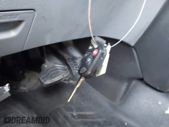 ✅ 2016 Ford Transit Cargo • VIN: 1FTYR2CM4GKB56883 • Lot: 42865209. Wystawiony na IAAI z przebiegiem 102 544 mil. Bezpłatny archiwum sprzedaży aukcyjnych z USA i szczegółowy raport historii pojazdu na DreamBid. Zdjęcie 11.