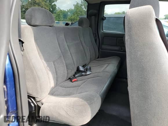 ✅ 2003 Chevrolet Silverado 1500 Work Truck • VIN: 1GCEC19X93Z323269 • Lot: 67268194. Wystawiony na Copart z przebiegiem 87 401 mil mil. Skorzystaj z bezpłatnego archiwum sprzedaży aukcyjnych z USA i zobacz szczegółowy raport historii pojazdu na DreamBid. Zdjęcie 10.