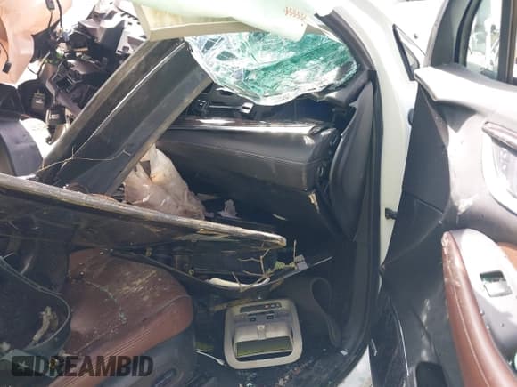 ✅ 2021 Buick Enclave Avenir • VIN: 5GAERDKW7MJ249739 • Lot: 41641083. Wystawiony na IAAI z przebiegiem Nie podano. Bezpłatny archiwum sprzedaży aukcyjnych z USA i szczegółowy raport historii pojazdu na DreamBid. Zdjęcie 5.