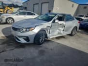 ✅ 2020 Kia Optima SE • VIN: 5XXGT4L3XLG447621 • Лот: 90609575. Опубликован ранее на Copart с пробегом 55 428 миль. Бесплатный доступ к архиву аукционных продаж из США и подробный отчёт об истории автомобиля на DreamBid. Изображение 1.