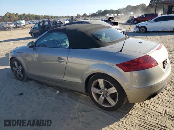 ✅ 2008 Audi TT 2.0T • VIN: TRUMF38J081008674 • Лот: 76351784. Опубликован ранее на Copart с пробегом 167 858 миль. Бесплатный доступ к архиву аукционных продаж из США и подробный отчёт об истории автомобиля на DreamBid. Изображение 2.