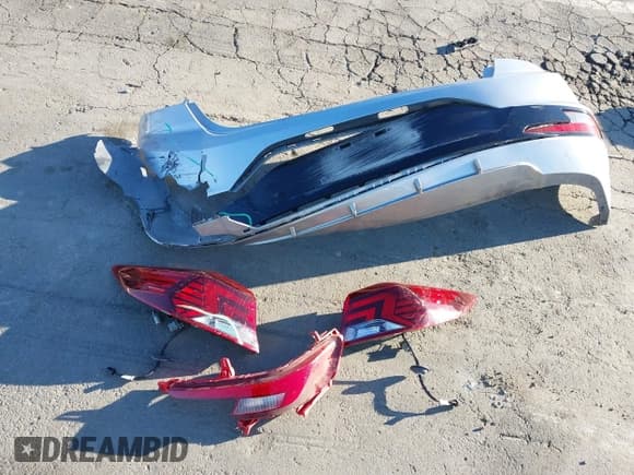 ✅ 2020 Hyundai Elantra SEL • VIN: 5NPD84LF6LH571548 • Лот: 43475668. Опубликован ранее на IAAI с пробегом 81 296 миль. Бесплатный доступ к архиву аукционных продаж из США и подробный отчёт об истории автомобиля на DreamBid. Изображение 12.