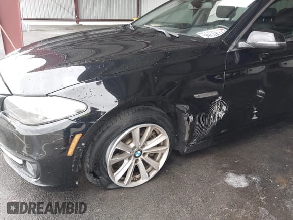 ✅ 2015 BMW 5 Series 528i • VIN: WBA5A5C54FD513855 • Lot: 43517834. Wystawiony na IAAI z przebiegiem 148 587 mil. Bezpłatny archiwum sprzedaży aukcyjnych z USA i szczegółowy raport historii pojazdu na DreamBid. Zdjęcie 6.